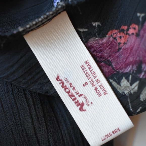 Classy Floral Top - Picture 7 of 8